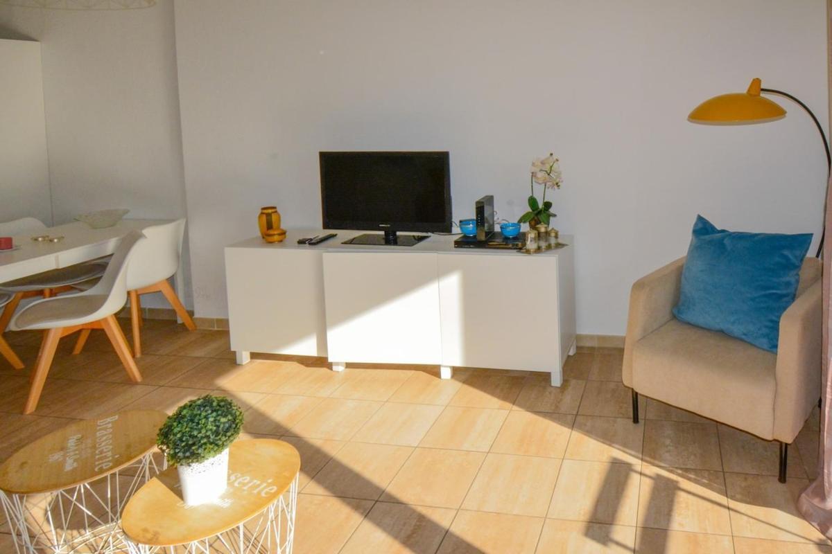 Port Marianne Avec Terrasse Et Parking Gratuit Apartment Монпелие Екстериор снимка